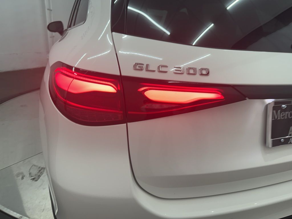 2026 Mercedes Benz GLC 300 photo 23