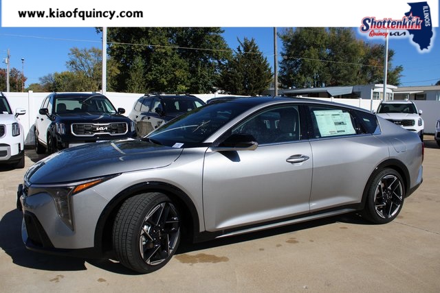 2025 Kia K4 LXS photo 2