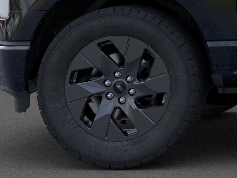 2025 Ford F-150 Lightning Lariat photo 19