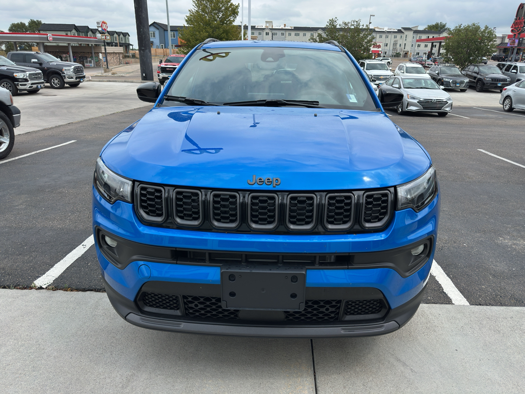 2025 Jeep Compass Latitude photo 2