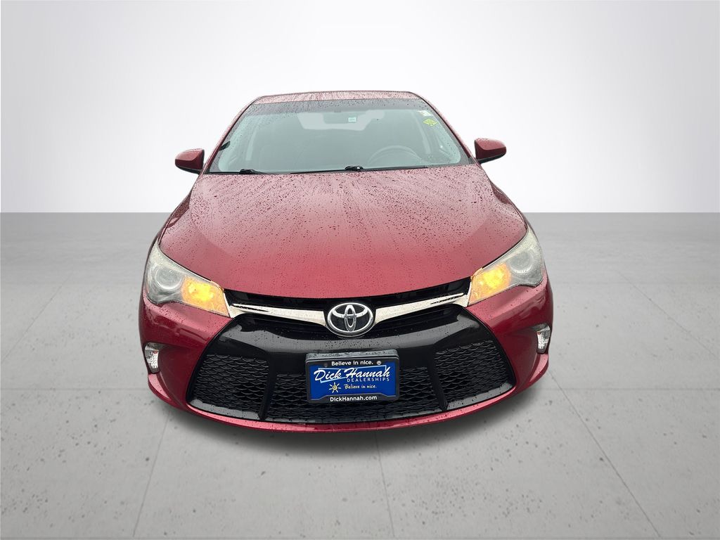 2017 Toyota Camry SE photo 3