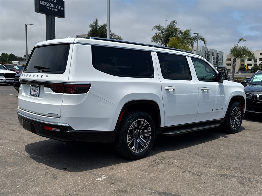 2023 Jeep Wagoneer L Series II photo 14