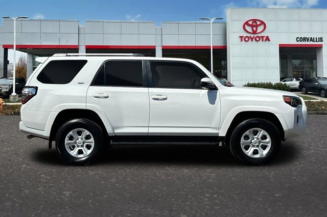 2024 Toyota 4Runner SR5 4WD photo 2