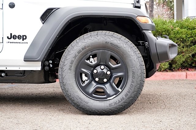 New 2026 Bright White Clear-Coat Exterior Paint Jeep Sport image 8