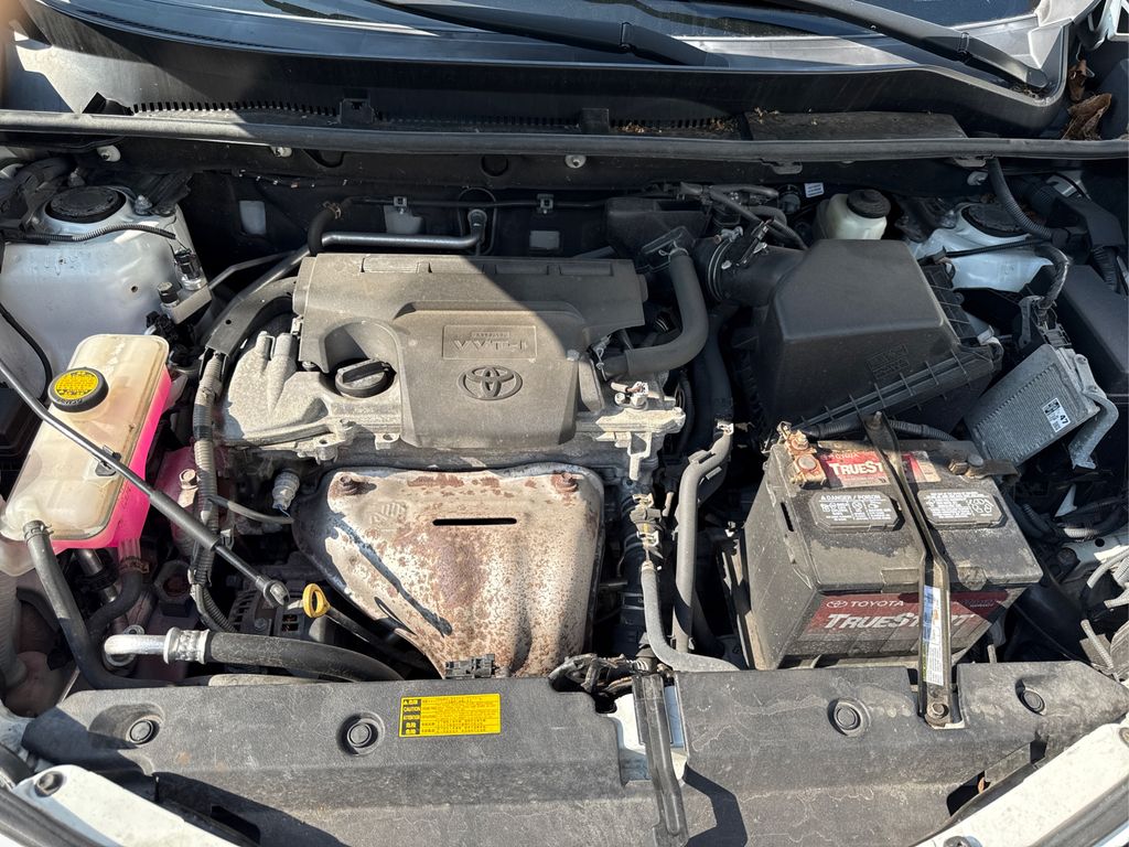 2015 Toyota RAV4 XLE photo 12