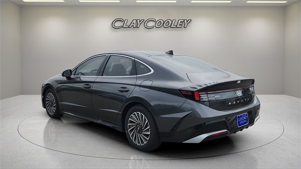 2025 Hyundai Sonata Hybrid Limited photo 4