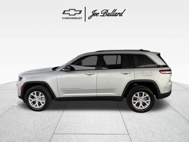 2022 Jeep Grand Cherokee Limited photo 2