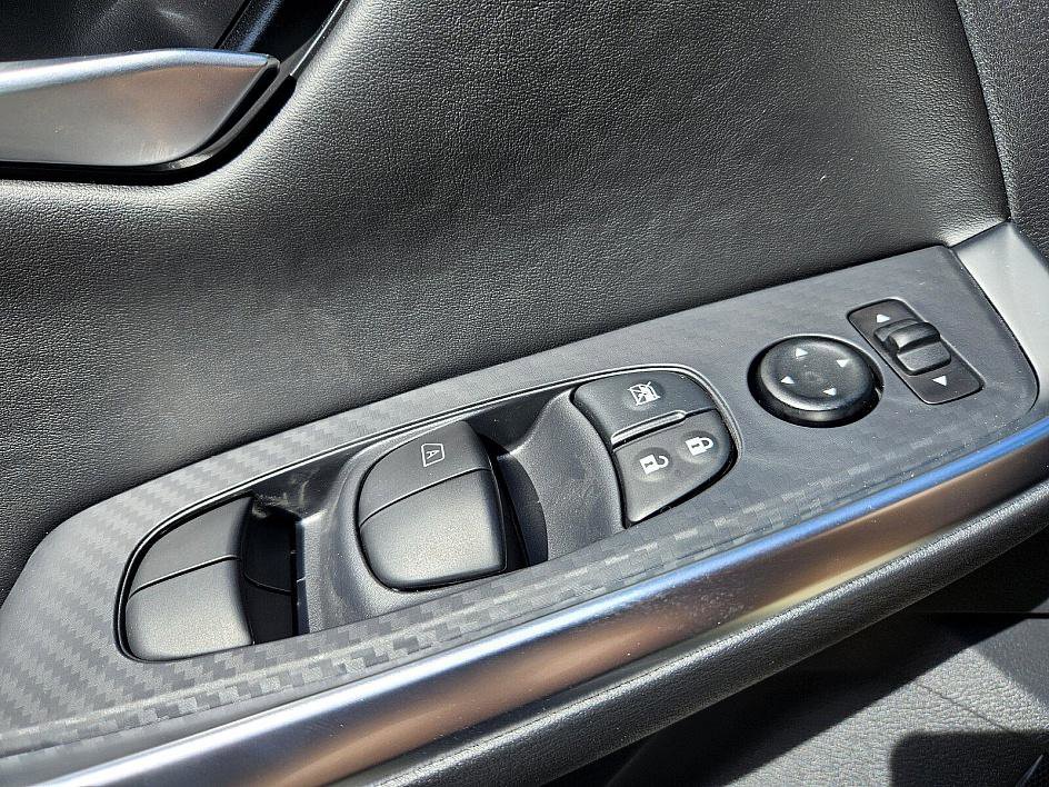 2025 Nissan Sentra SR photo 30