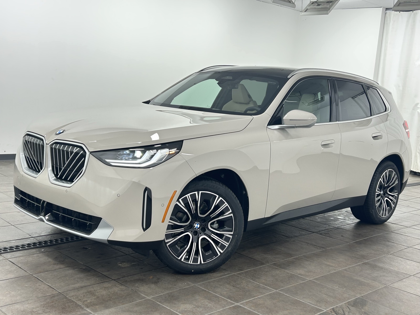 2026 BMW X3 30's photo