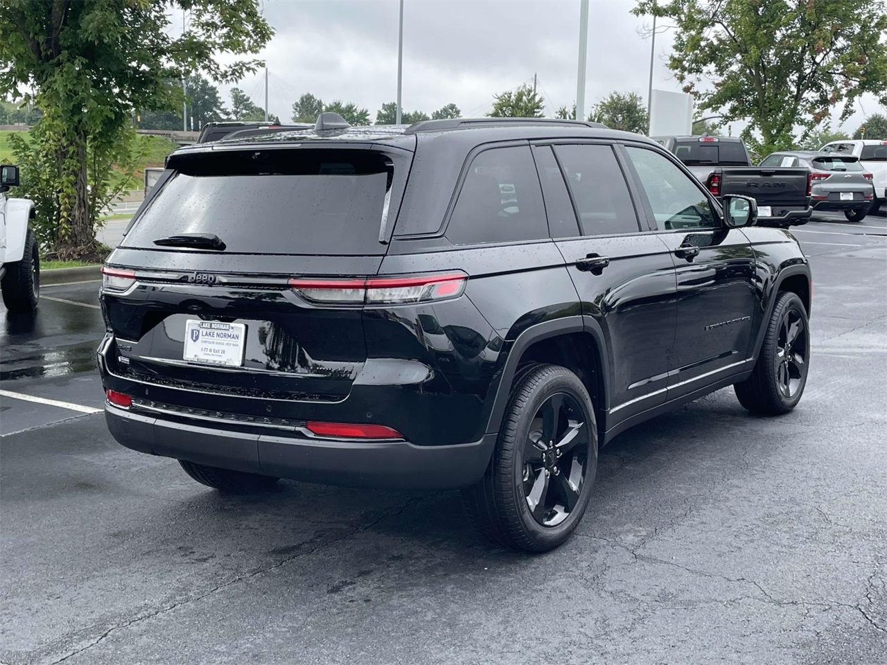 2025 Jeep Grand Cherokee Limited photo 4