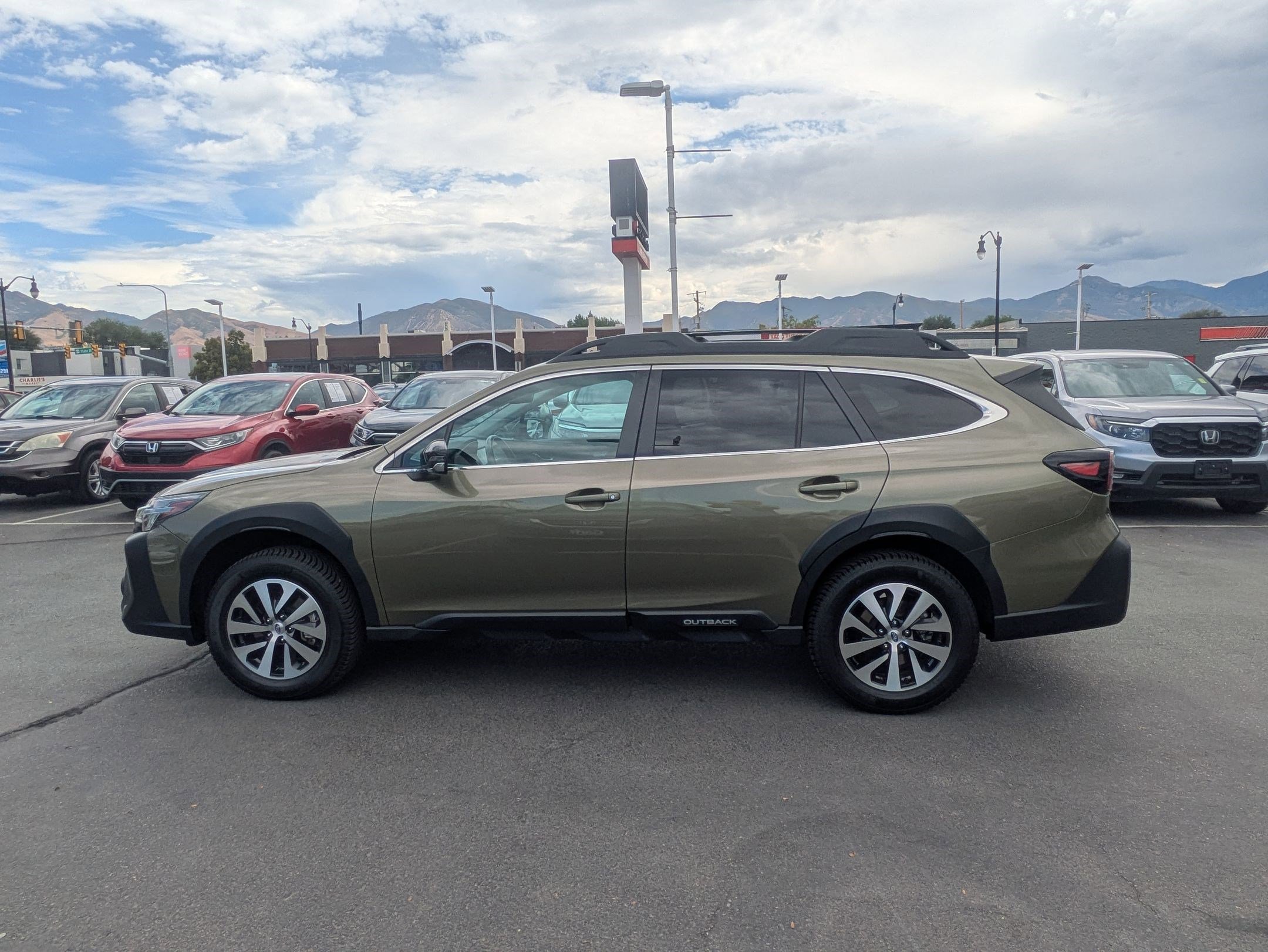 2023 Subaru Outback Premium photo 6