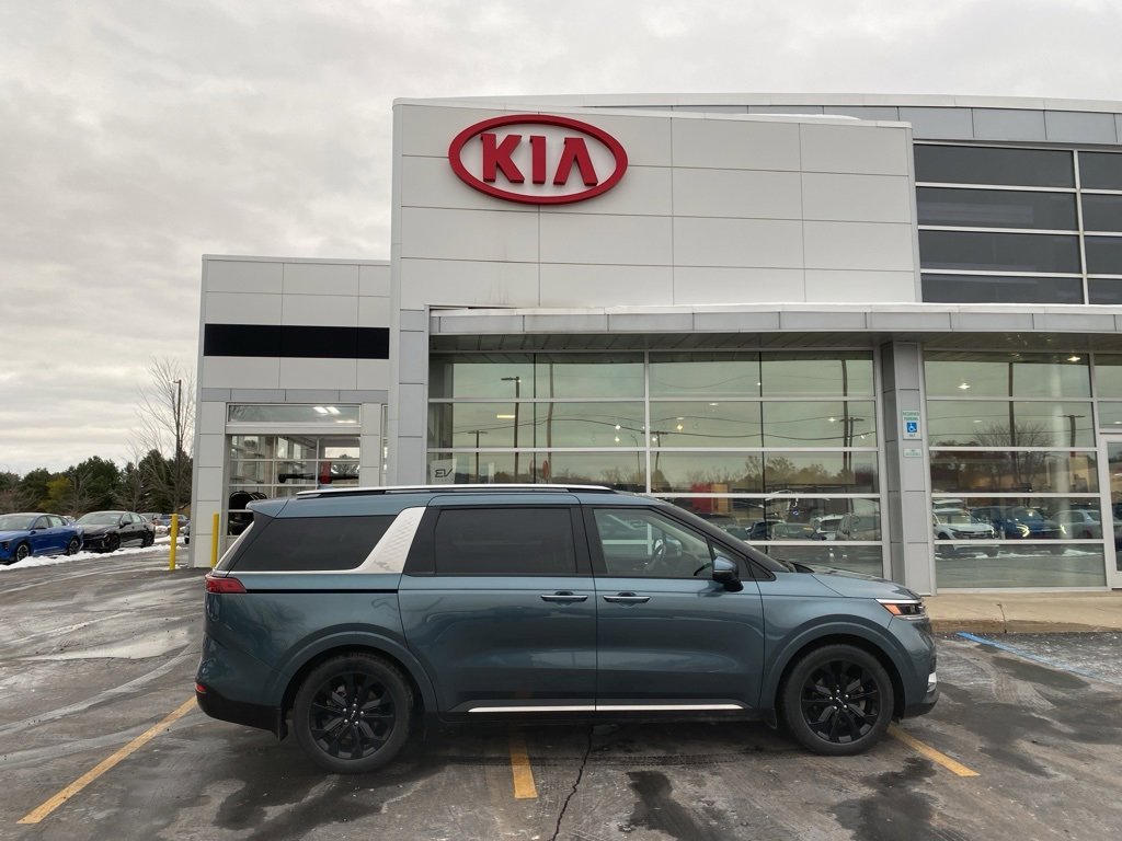 2024 Kia Carnival SX photo 2