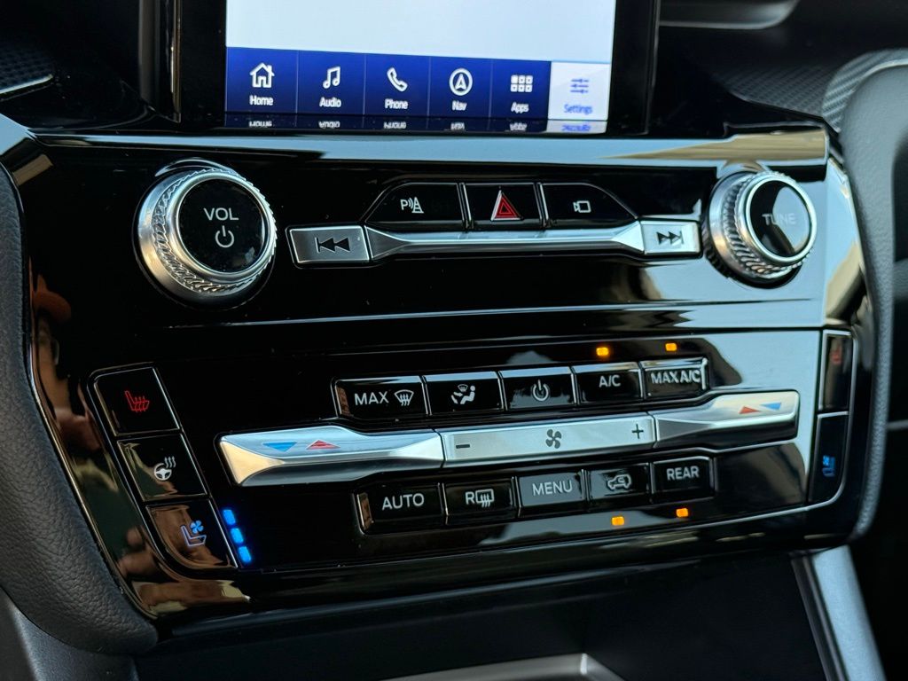 2022 Ford Explorer ST photo 13