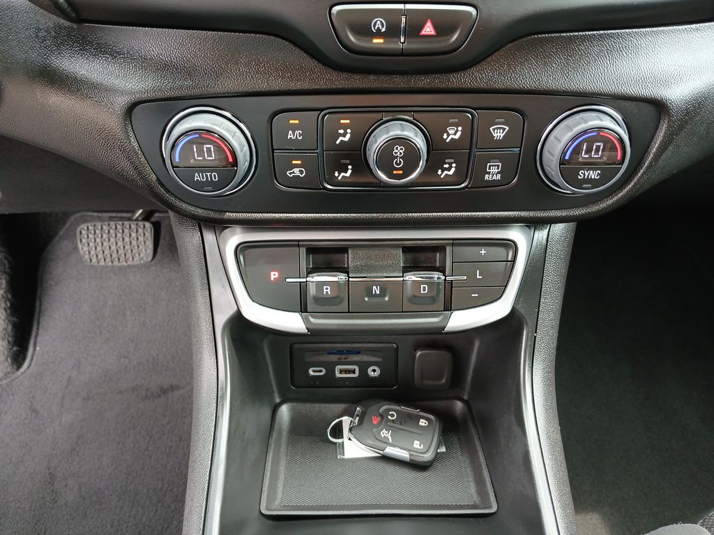 2024 Gmc Terrain SLT photo 16