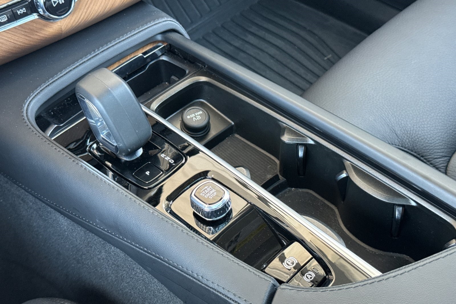 2024 Volvo XC90 Recharge T8 Plus photo 26