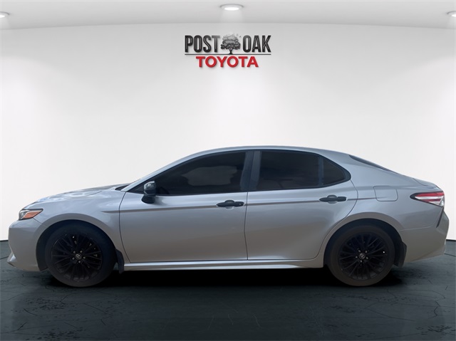 2020 Toyota Camry SE photo 4