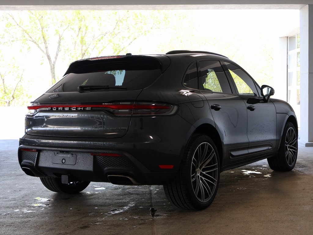2024 Porsche Macan T photo 9