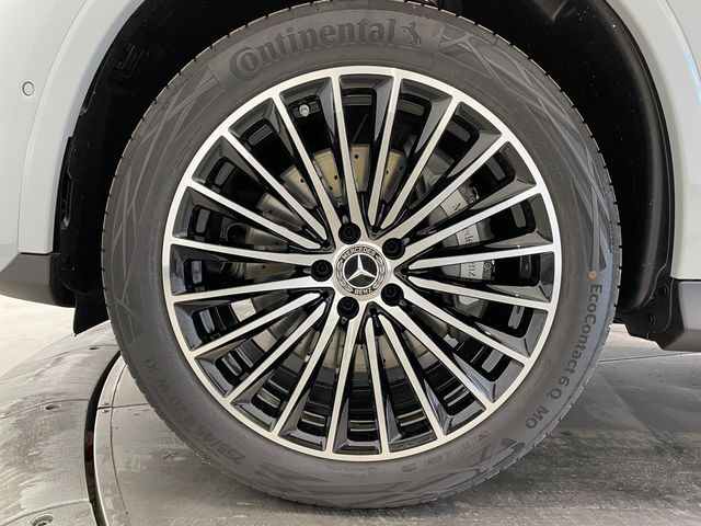 2026 Mercedes Benz GLC 300 photo 3