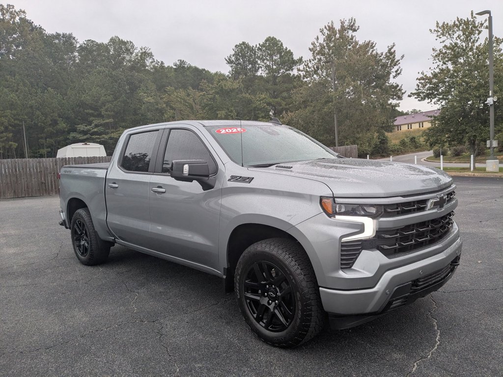 2025 Chevrolet Silverado 1500 RST photo 3