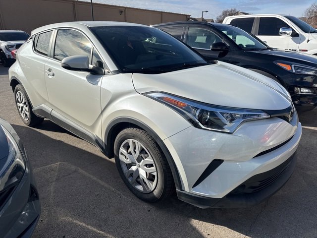 2019 Toyota C-HR LE's photo