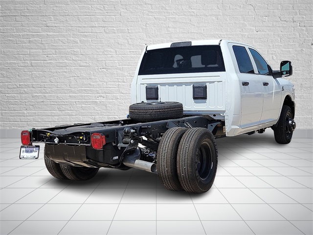 2025 Ram 3500 Tradesman photo 4