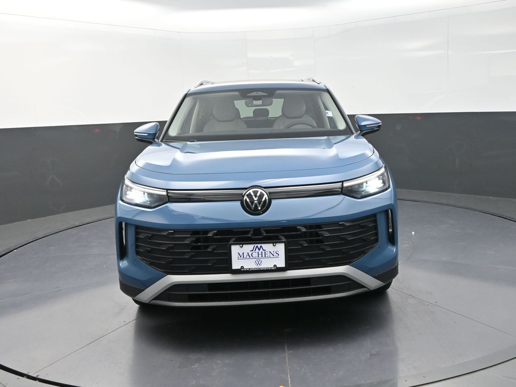 2025 Volkswagen Tiguan SE photo 2