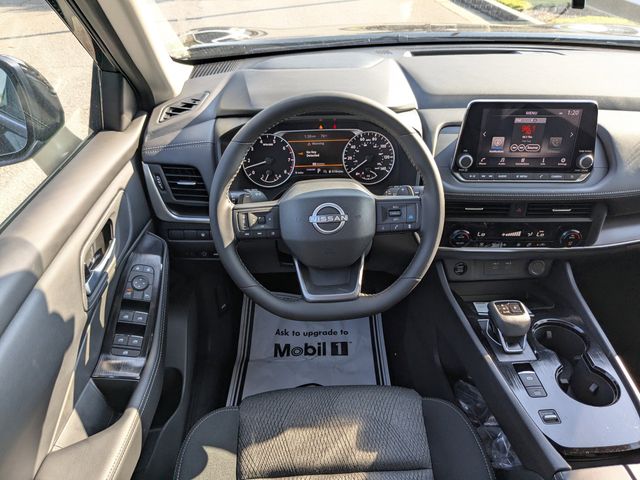 2026 Nissan Rogue SV photo 10