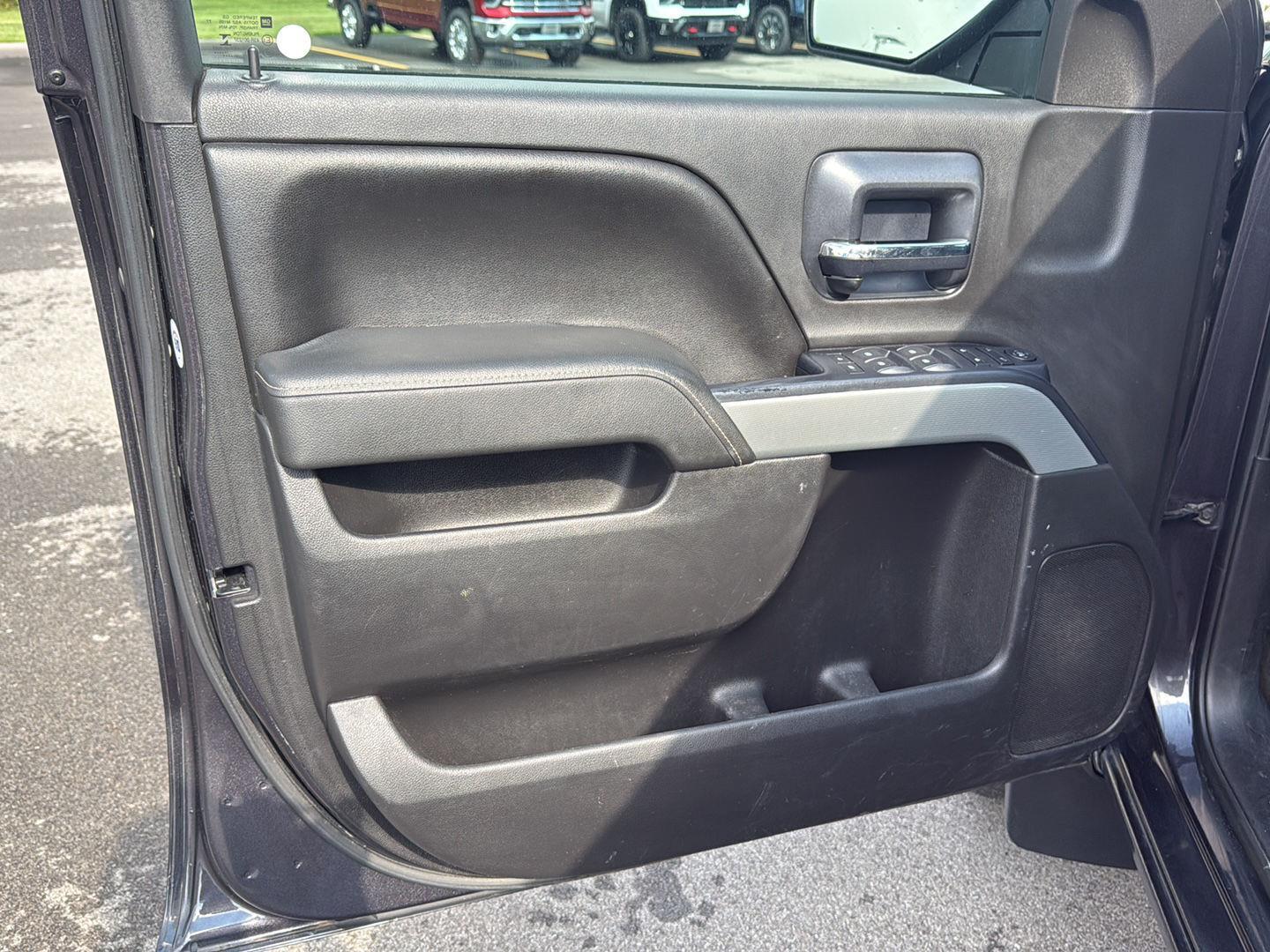 2015 Chevrolet Silverado 1500 LT photo 16