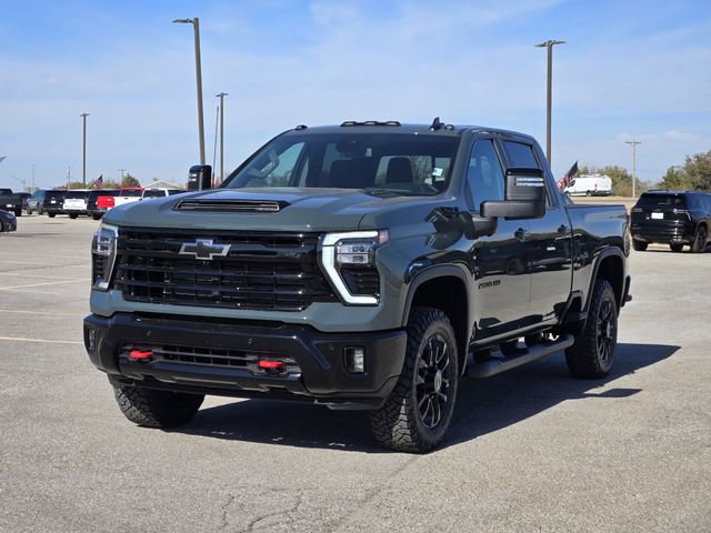 2026 Chevrolet Silverado 2500HD LT photo 2