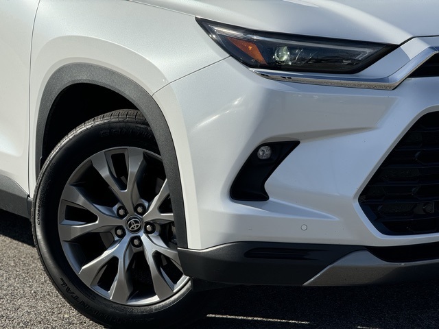 2024 Toyota Grand Highlander Limited photo 2