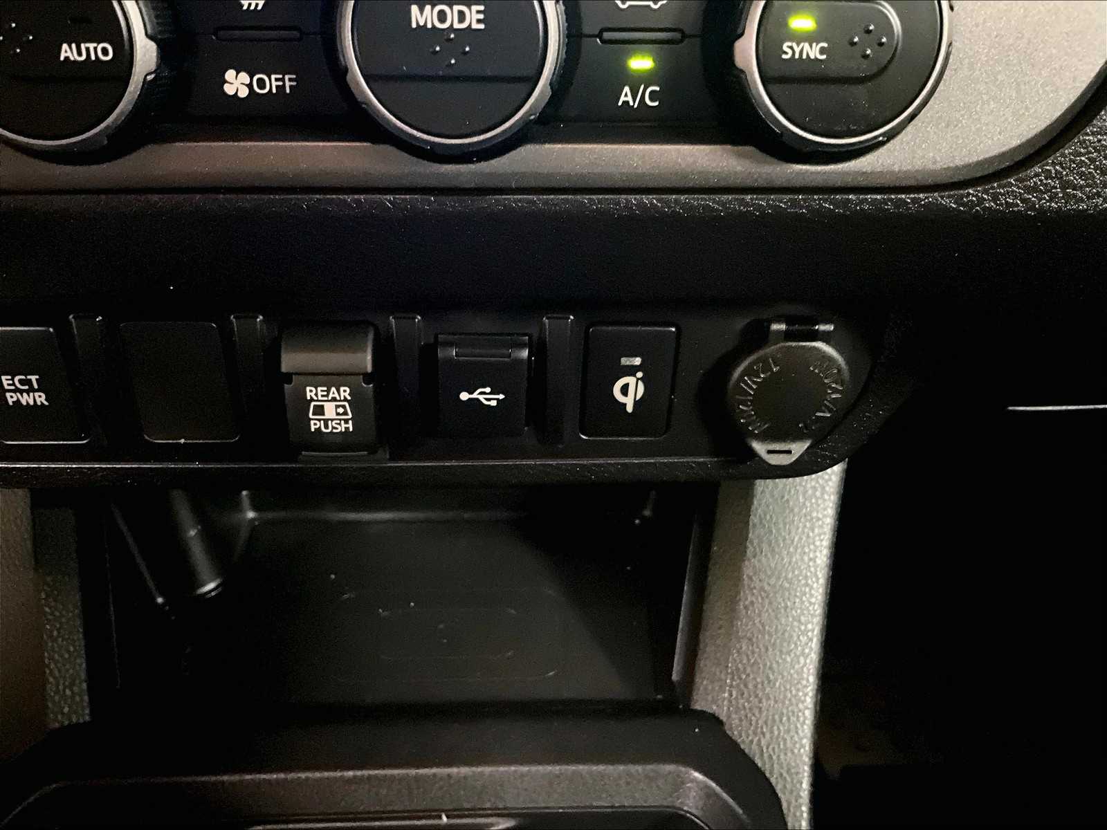 2022 Toyota Tacoma TRD Sport photo 25