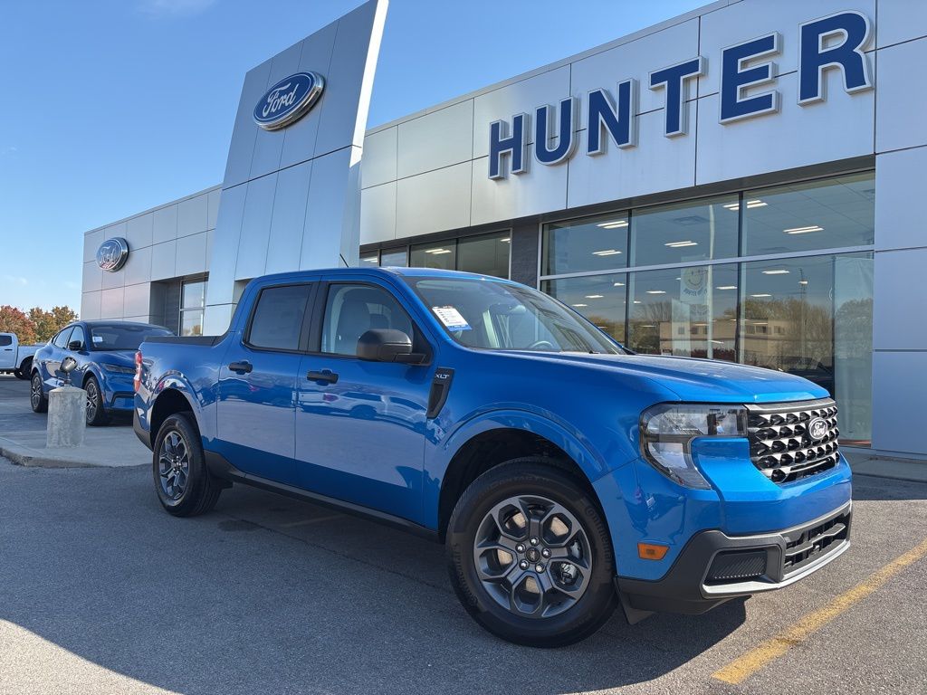 2025 Ford Maverick XLT's photo