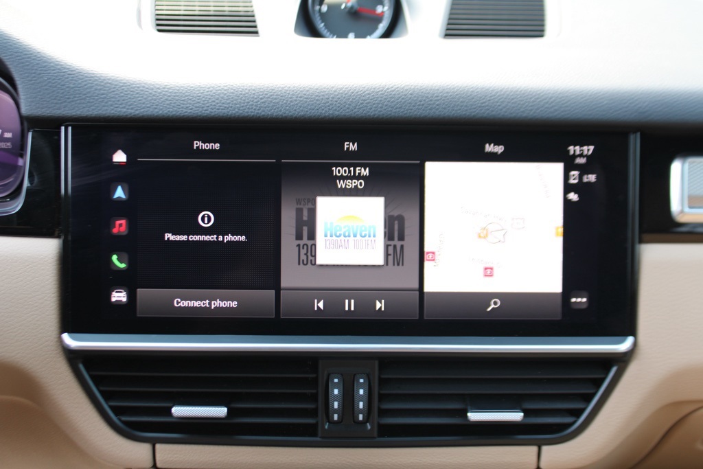 2023 Porsche Cayenne Platinum Edition photo 23