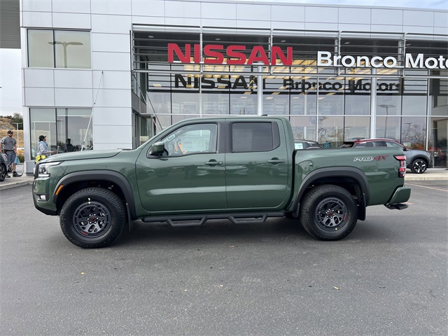 2025 Nissan Frontier PRO-4X photo 8