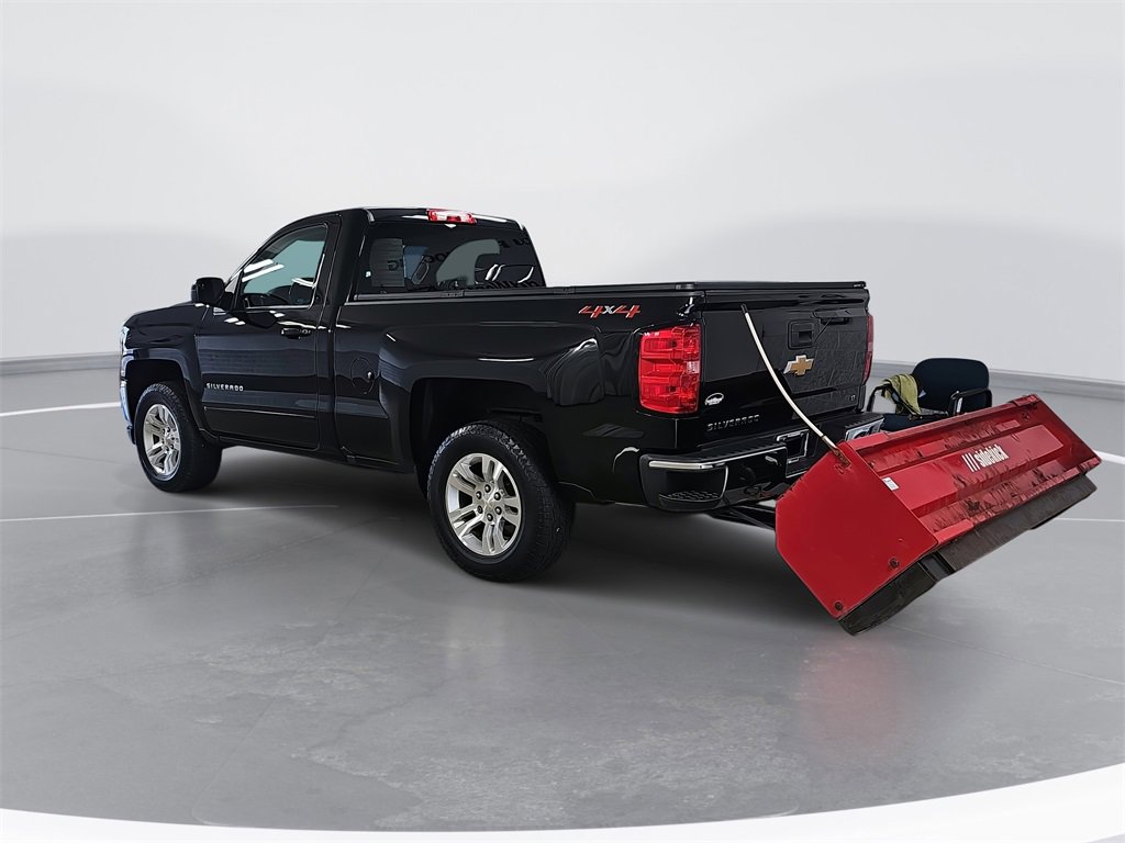 2018 Chevrolet Silverado 1500 LT photo 3
