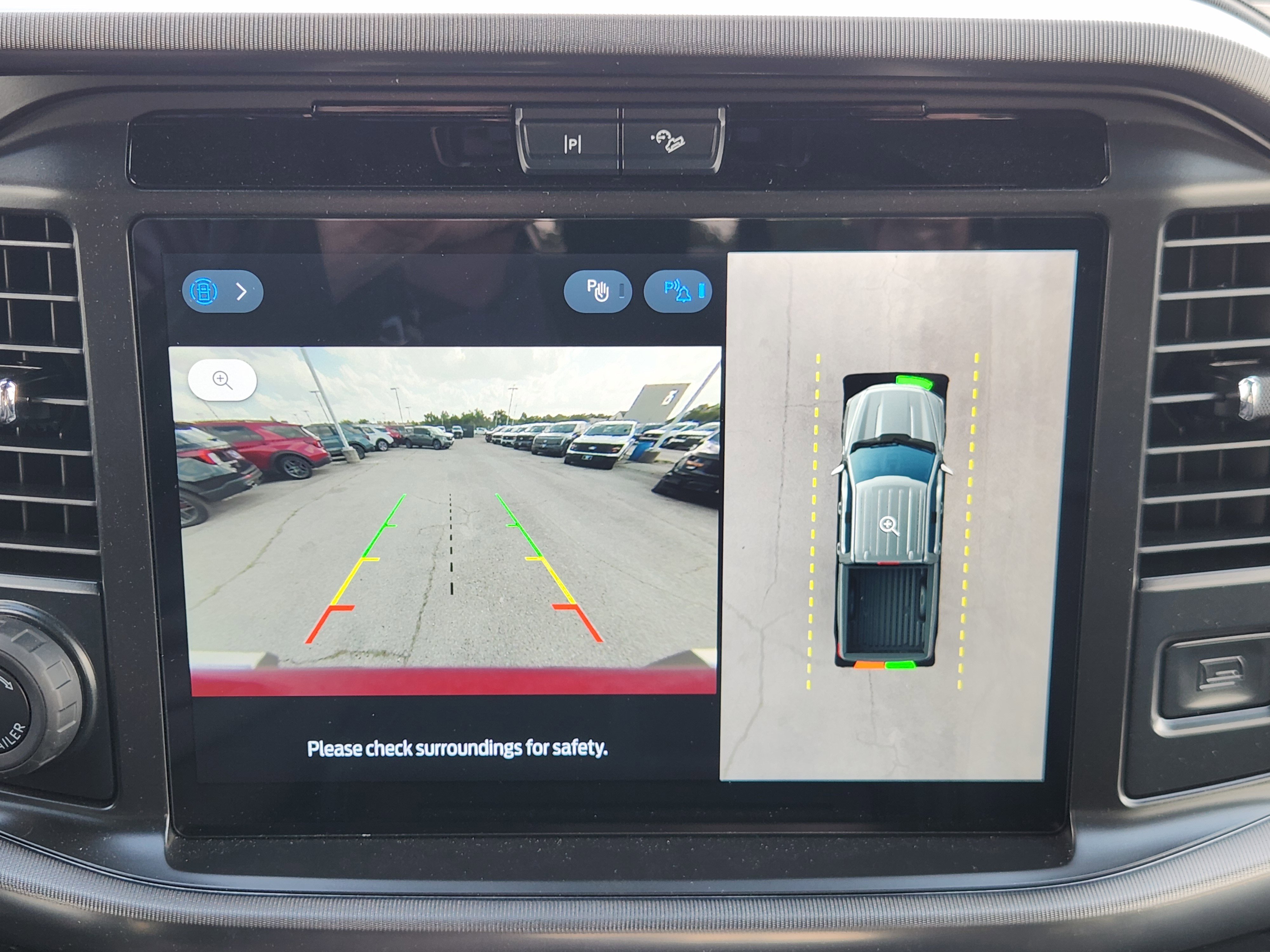 2025 Ford F-150 Platinum photo 2