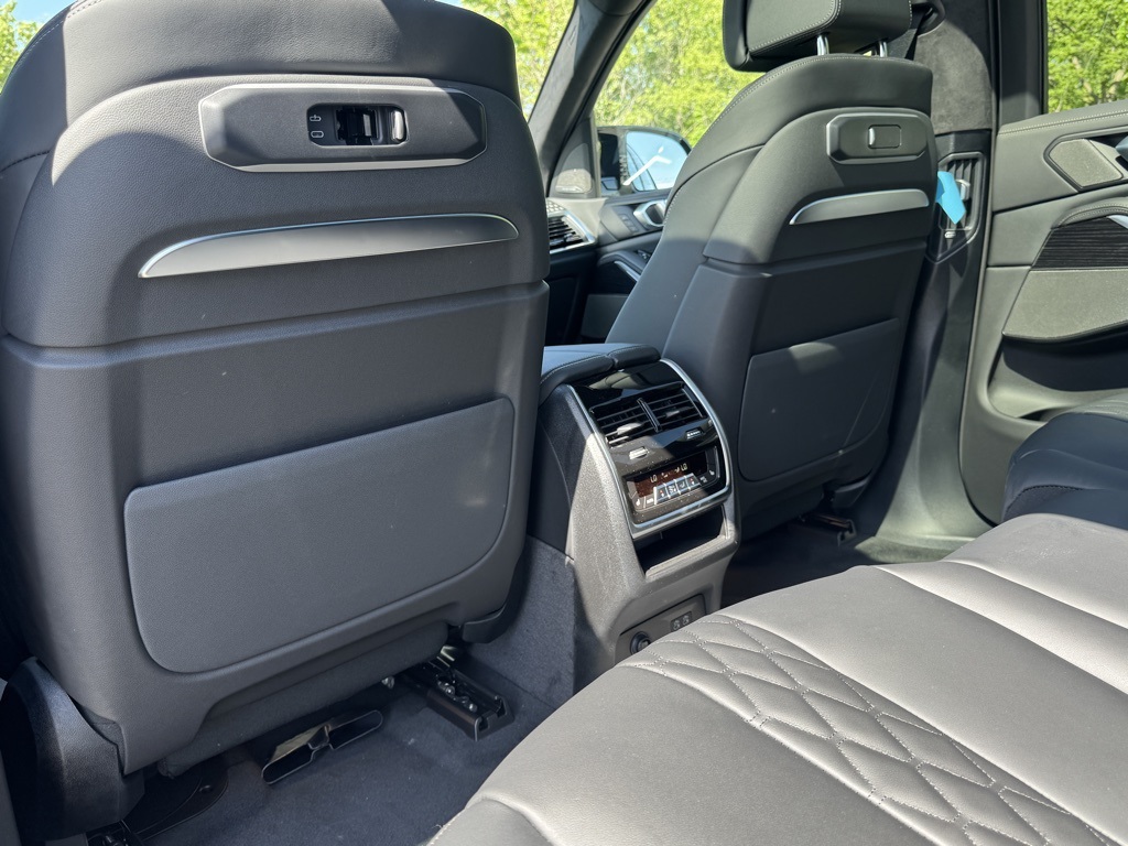 2026 Bmw X7 M60i photo 18