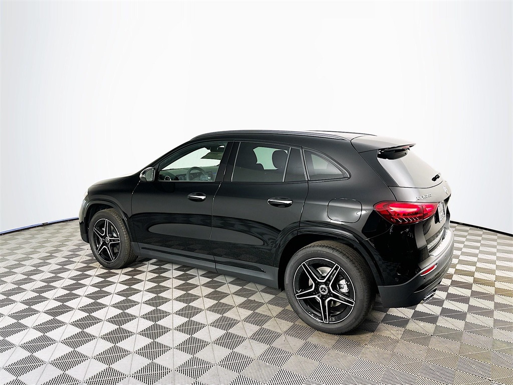2026 Mercedes Benz GLA 250 4MATIC photo 4