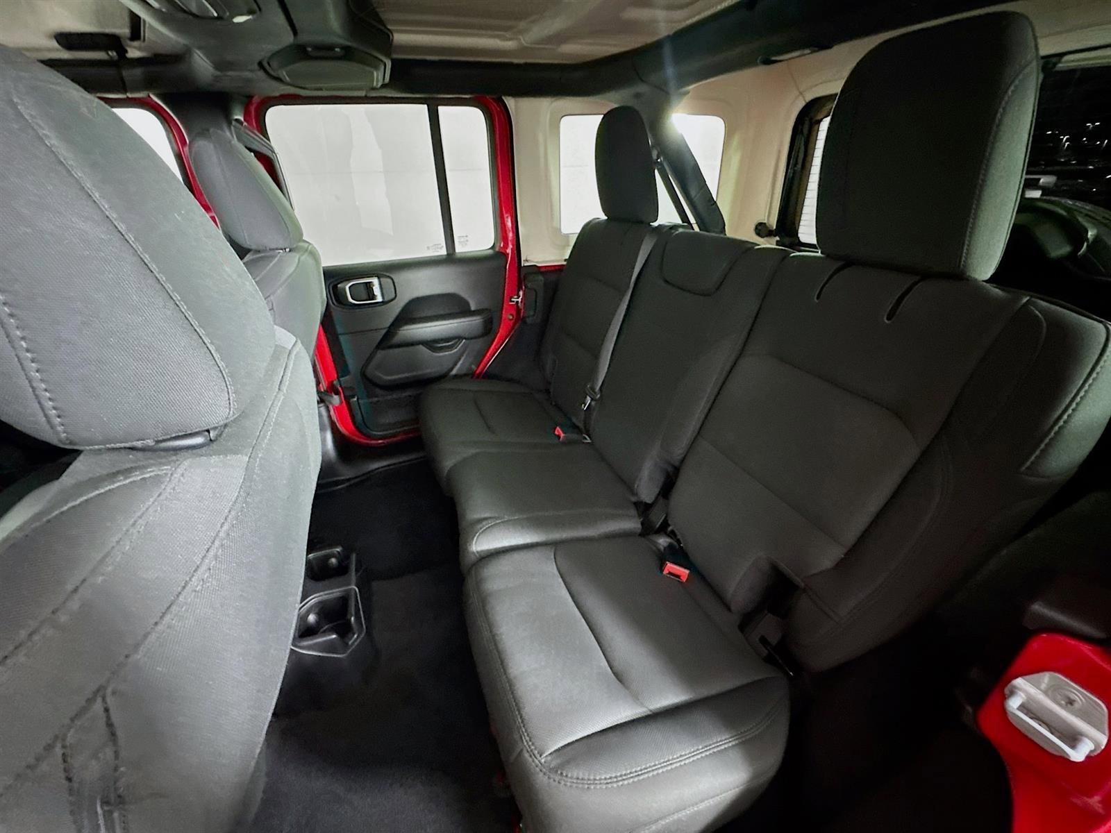 2019 Jeep Wrangler Unlimited Sahara photo 16