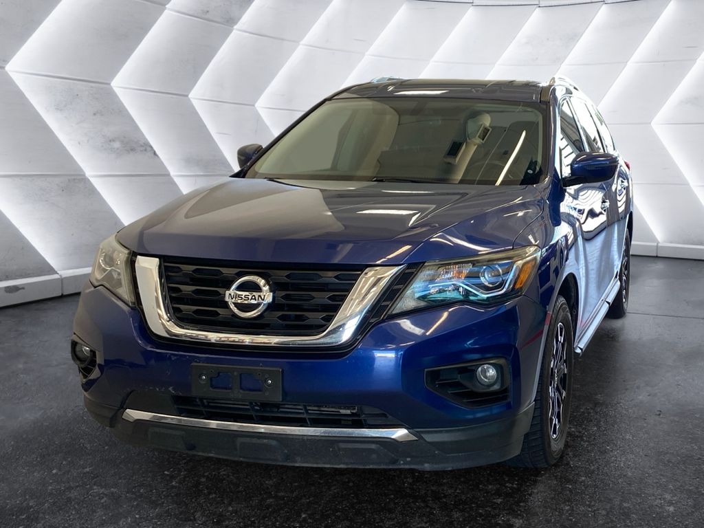 2019 Nissan Pathfinder SV photo 2