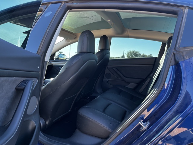 2022 Tesla Model 3 Long Range photo 4