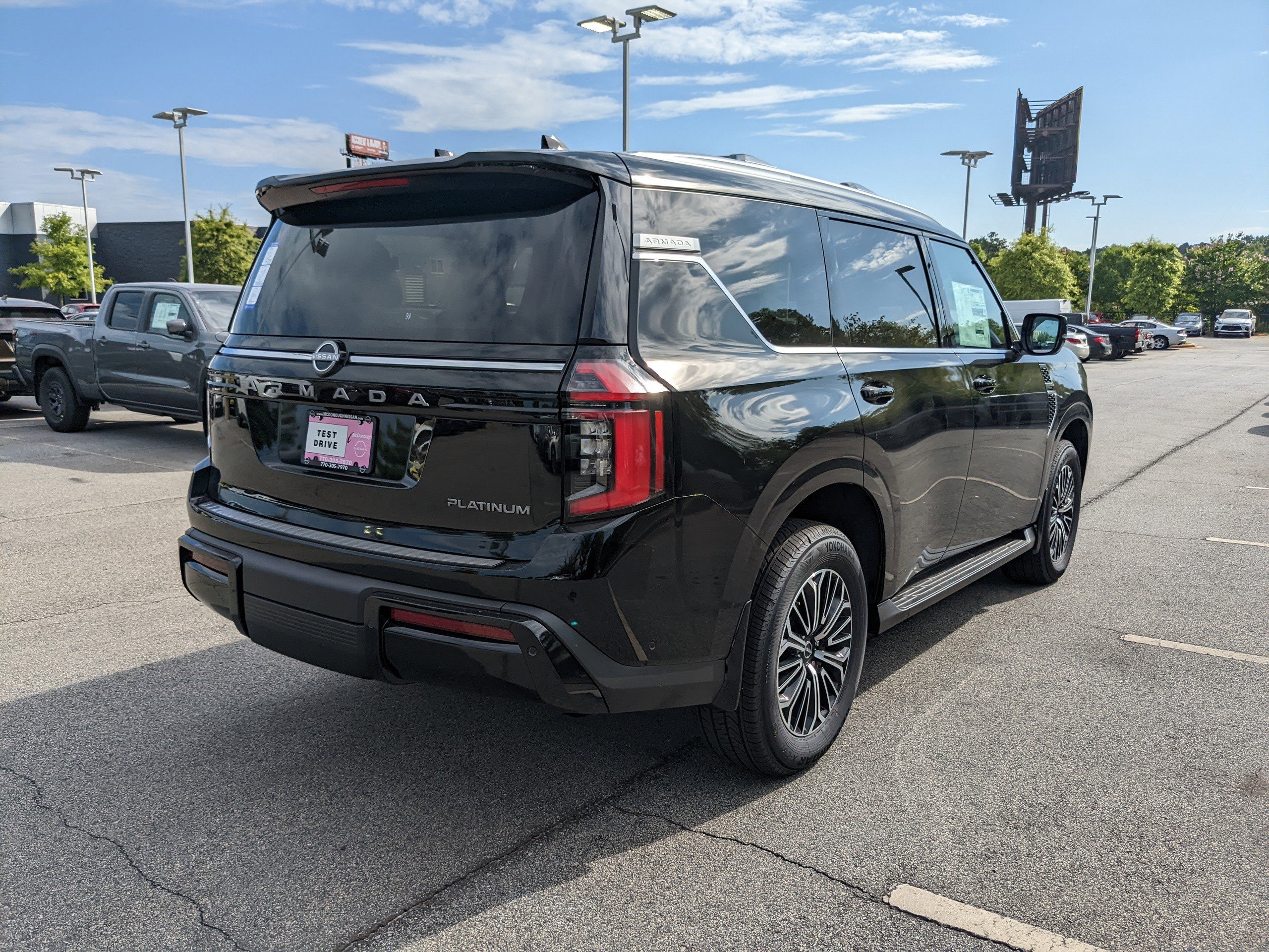 2025 Nissan Armada Platinum photo 2