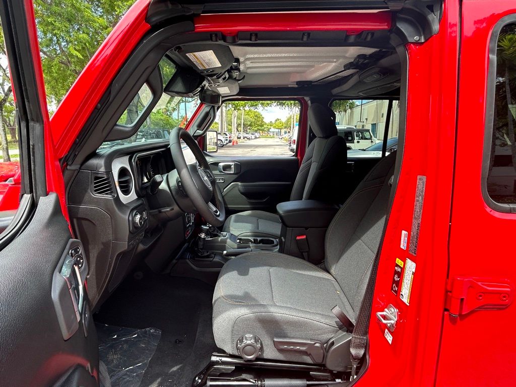 2025 Jeep Wrangler Willys photo 9