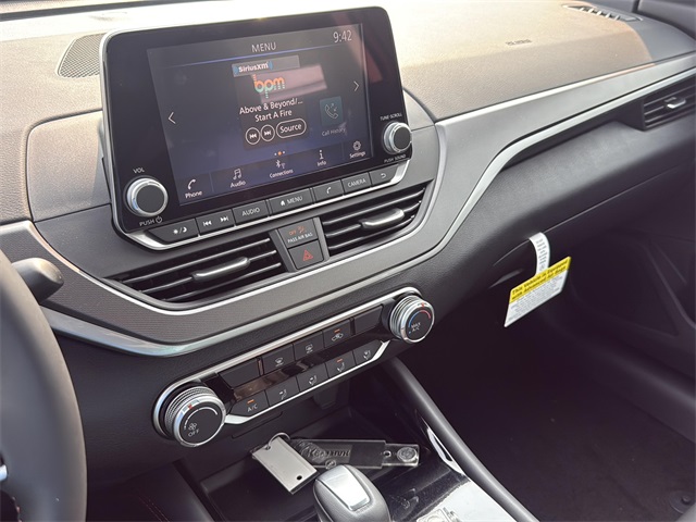 2025 Nissan Altima 2.5 SR photo 14