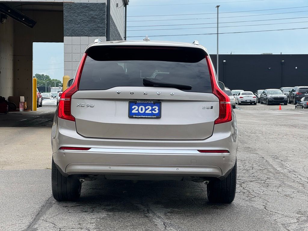 2023 Volvo XC90 Plus AWD Sport photo 3