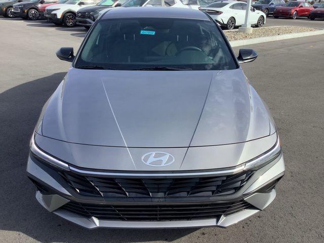 2025 Hyundai Elantra Hybrid SEL Sport photo 2