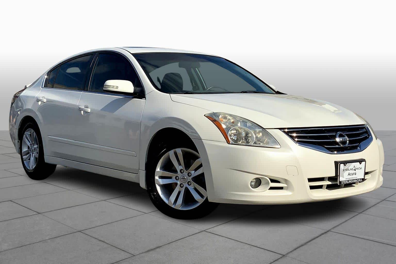 2012 Nissan Altima 3.5 SR photo 2