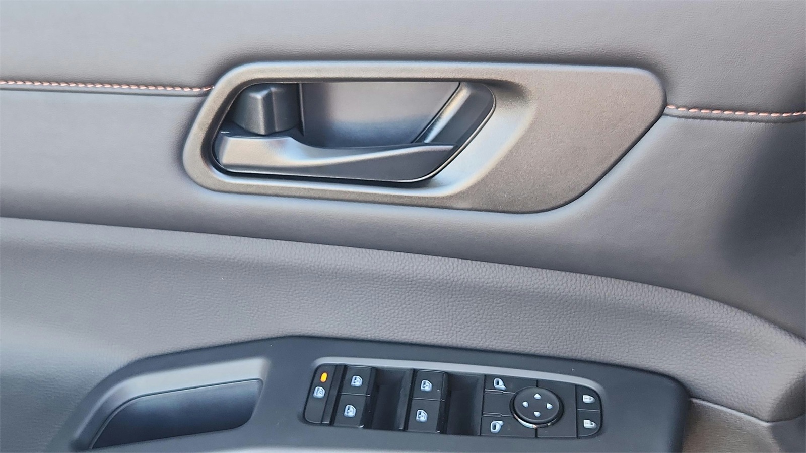 2025 Nissan Pathfinder Rock Creek photo 13