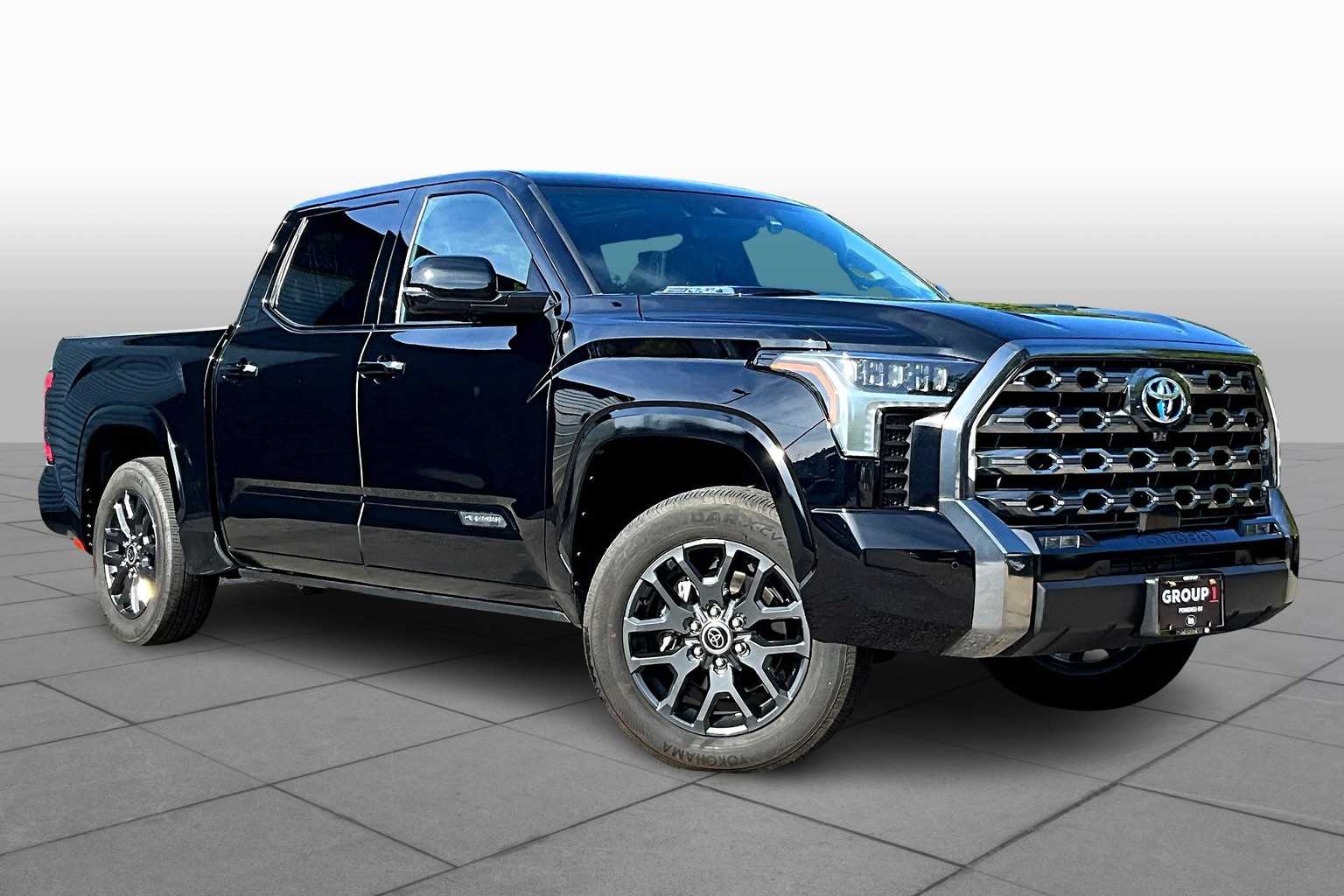 2023 Toyota Tundra Platinum CrewMax photo 2
