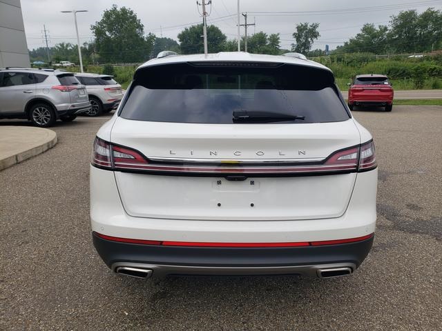 2022 Lincoln Nautilus Reserve photo 3